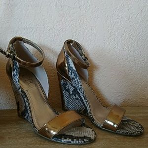 Gold snake print sandal